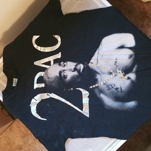 2 PAC t-shirt with stud chain